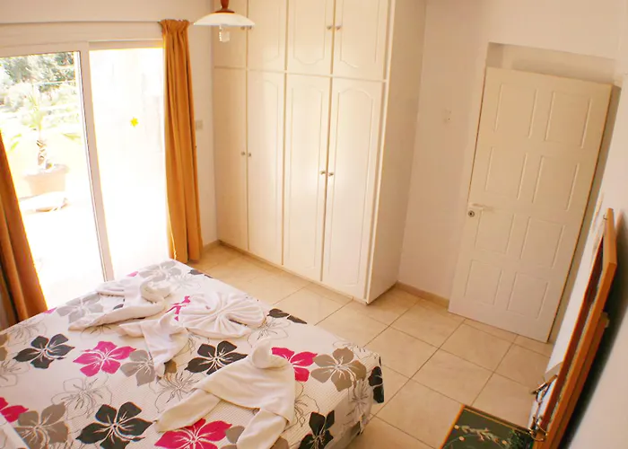 Apollonia Apartmanhotel