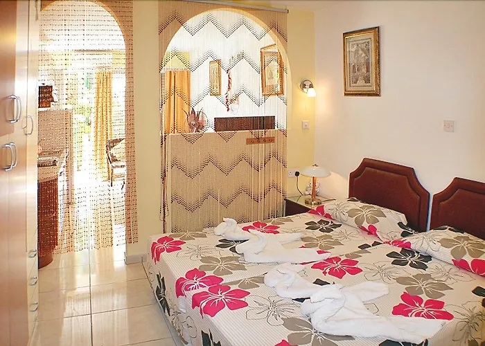 Apollonia Apartmanhotel Paphos