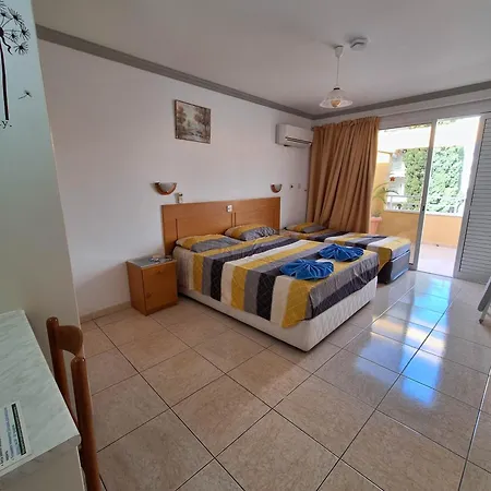 Apollonia Hotel Apartments 2* Paphos