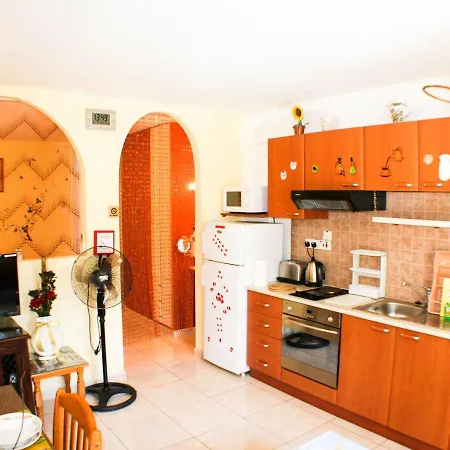 Apollonia Hotel Apartments 2*