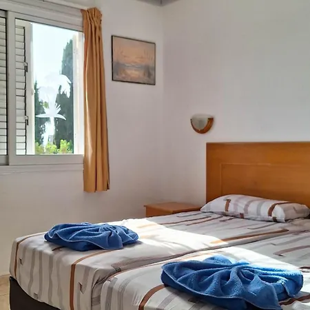Apollonia 2* Paphos