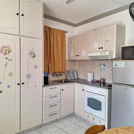 Apollonia Hotel Apartments 2*