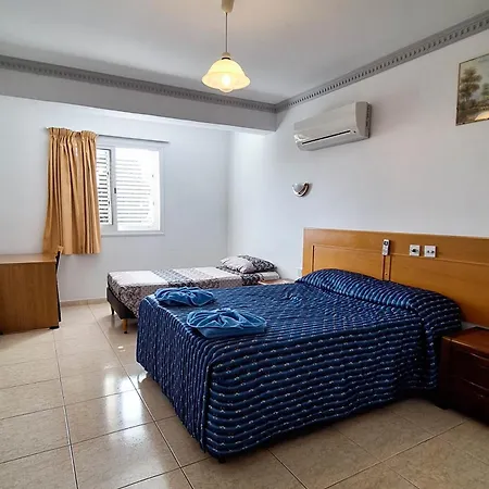 Apollonia Hotel Apartments 2* Paphos