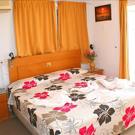 Aparthotel Apollonia Paphos