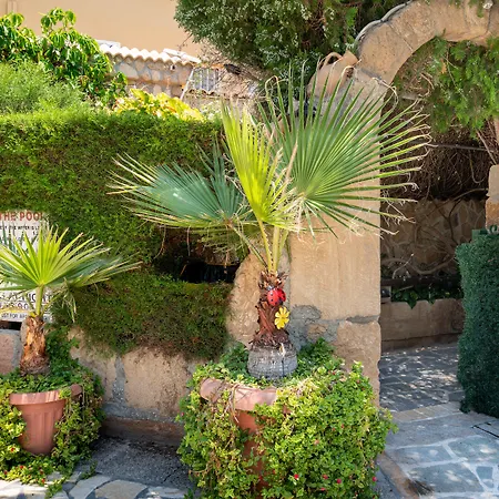 Apollonia Aparthotel