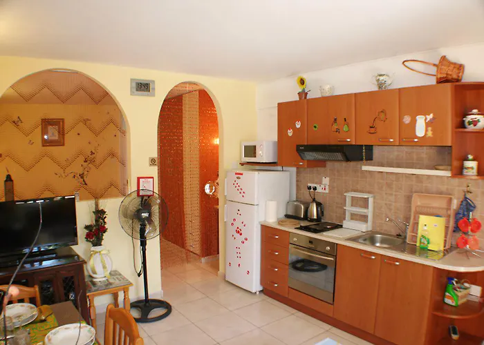 Apollonia Hotel Apartments 4* Paphos