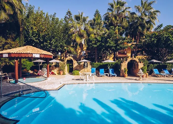 Apollonia Apartahotel Paphos