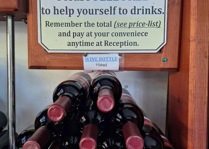 Apollonia Apartahotel