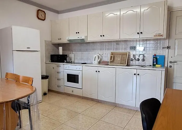 Apollonia Apartahotel Paphos