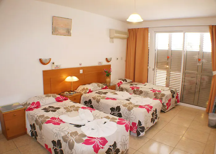 Apollonia Apartahotel Paphos