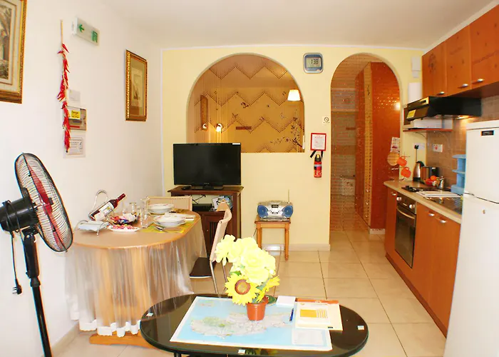 Apollonia Apartahotel