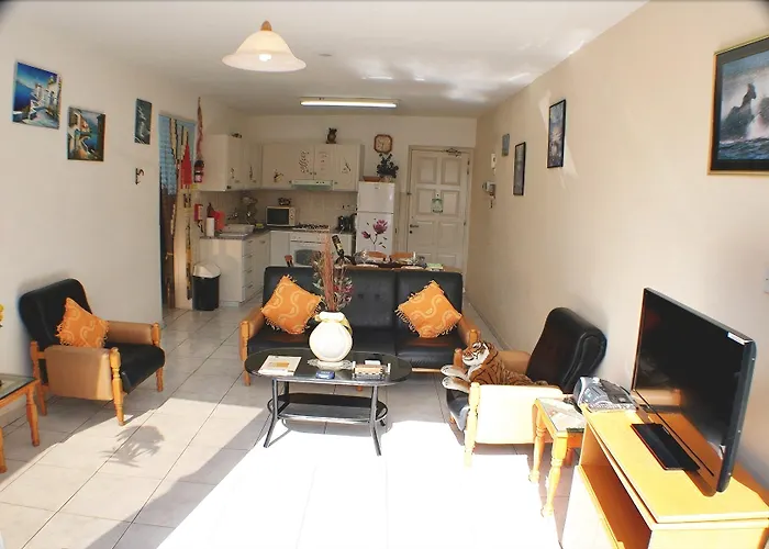 Apollonia Apartahotel Paphos