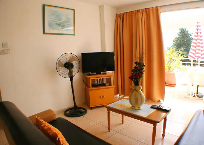 Apollonia Apartahotel 4*