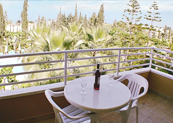 Apollonia Apartahotel 4*