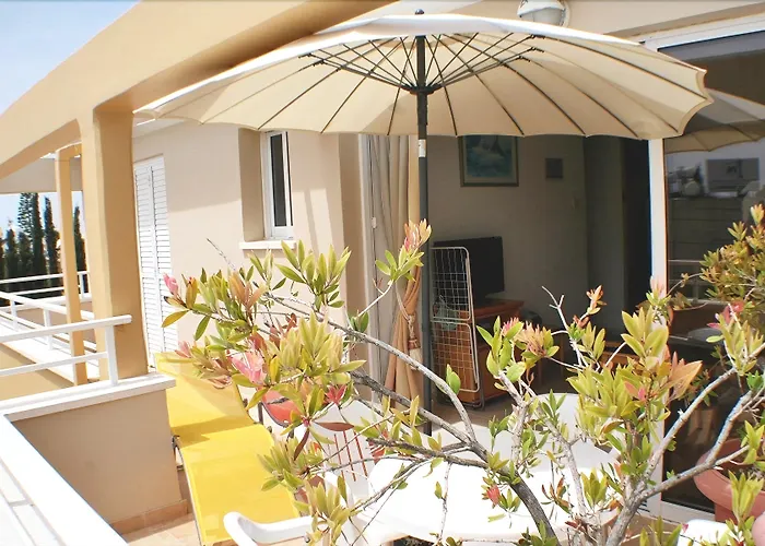 Apollonia Apartahotel 4*